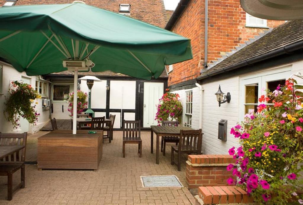 The Bell Hotel & Inn By Greene King Inns Woburn Extérieur photo
