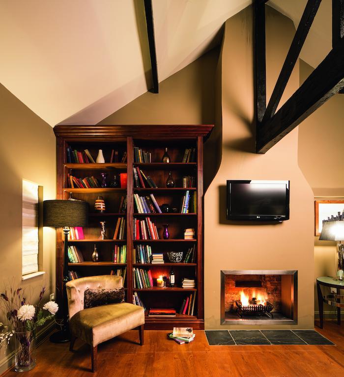 The Bell Hotel & Inn By Greene King Inns Woburn Extérieur photo